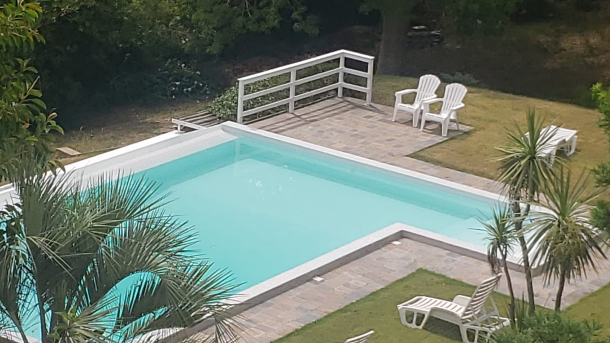Casa ID.466 - Venta casa tipo posada de 9 apartamentos. Punta Ballena 