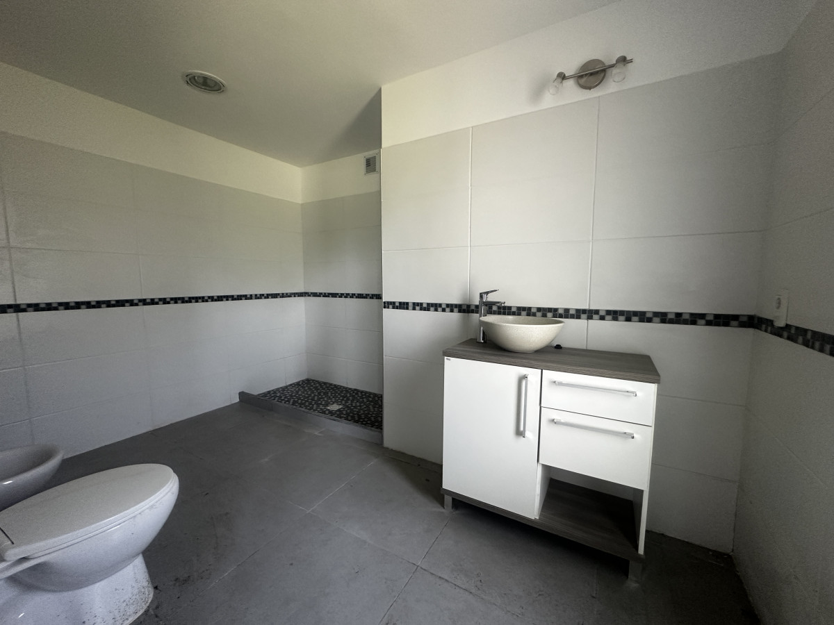 Casa ID.6941 - Venta casa en barrio privado Verde Mora. Punta Ballena 