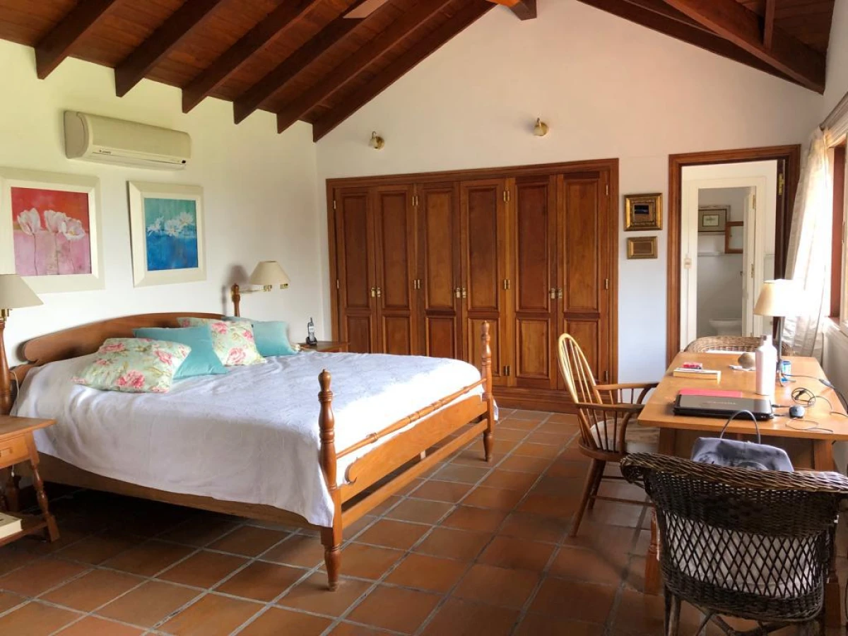Casa ID.180 - En Solanas hermosa casa  primera linea al mar