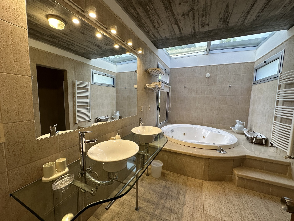 Casa ID.6420 - Venta excelente casa en Punta Ballena 