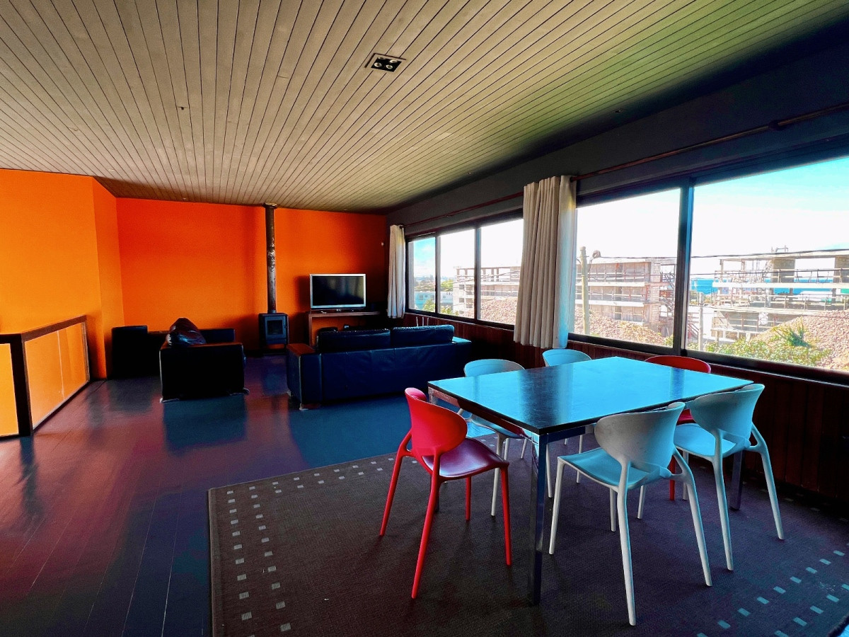 Casa ID.553 - Impecable casa, con amplias vistas a la bahia de Punta del Este y Punta Ballena. 