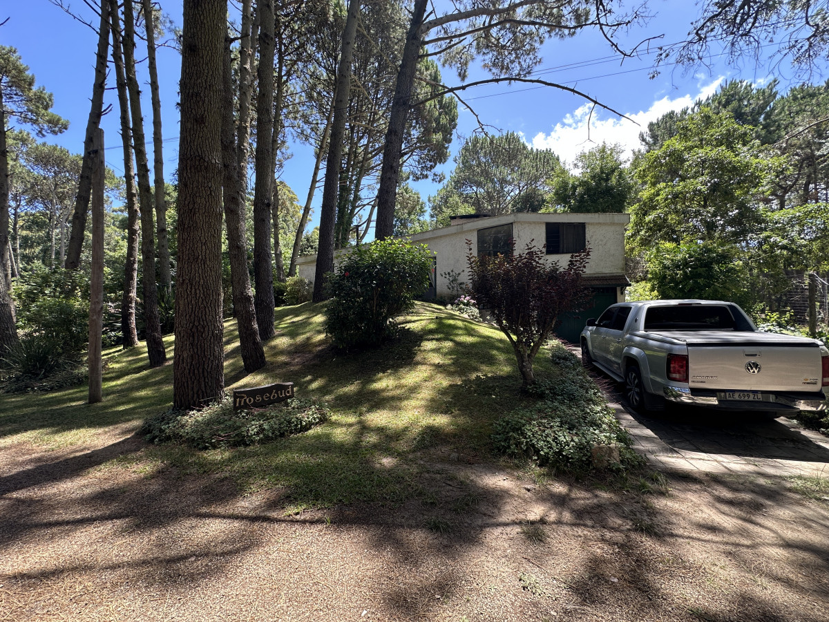 Casa ID.6698 - Venta casa en zona Portezuelo bosque, Punta Ballena 