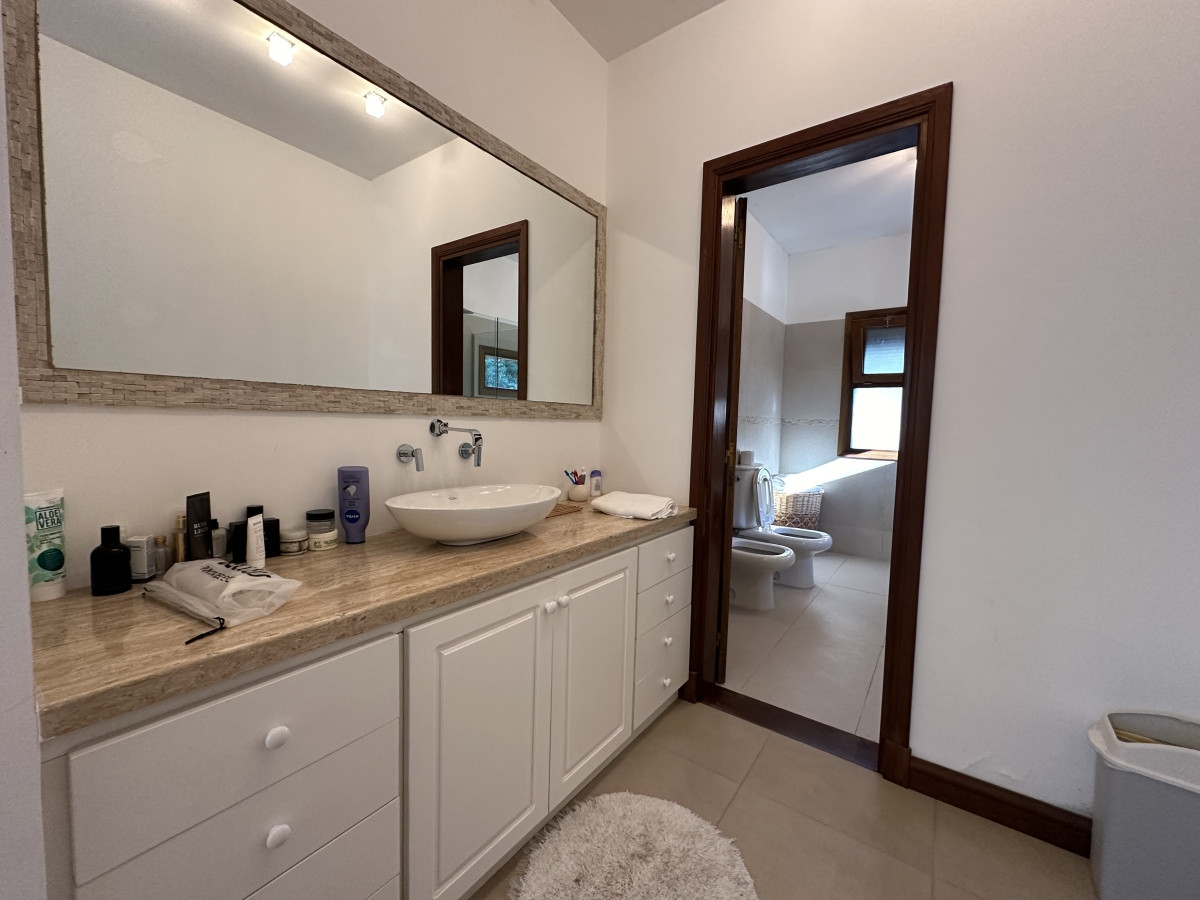 Casa ID.6591 - Venta casa en barrio semi cerrado Las Silvias, Punta Ballena 