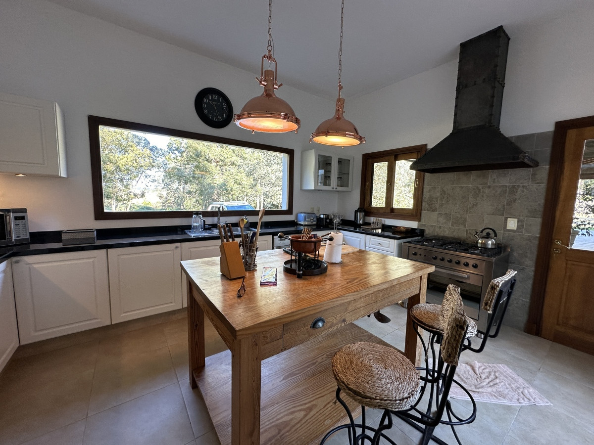 Casa ID.6591 - Venta casa en barrio semi cerrado Las Silvias, Punta Ballena 