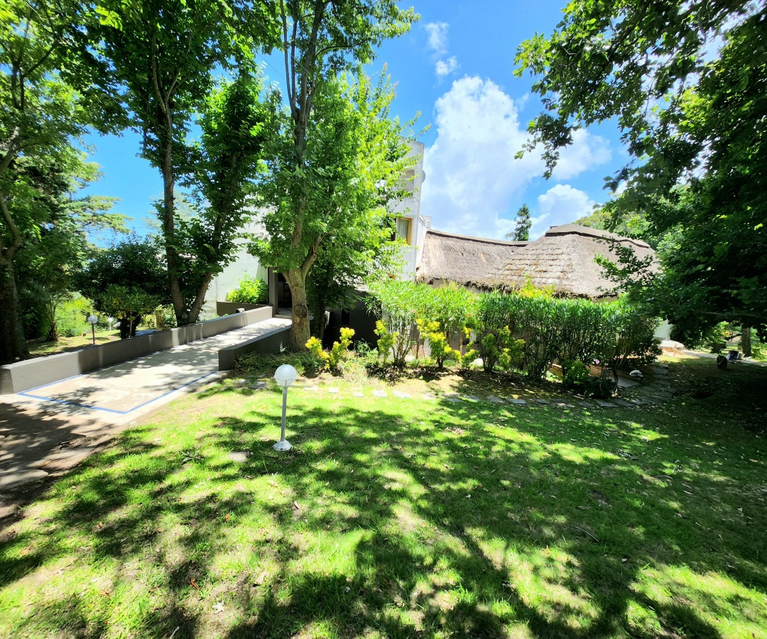 Casa ID.466 - Venta casa tipo posada de 9 apartamentos. Punta Ballena 