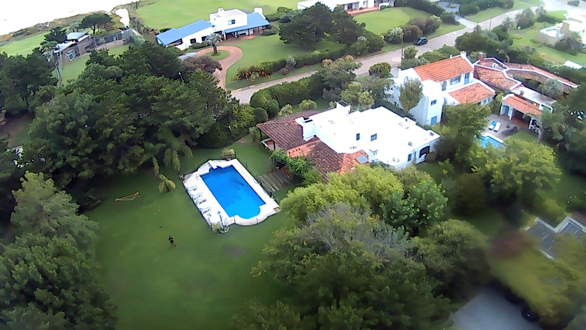 Casa ID.5191 - Casa en Venta Solanas, Punta Ballena, segunda línea al mar 