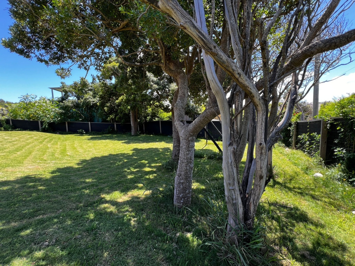 Casa ID.553 - Impecable casa, con amplias vistas a la bahia de Punta del Este y Punta Ballena. 