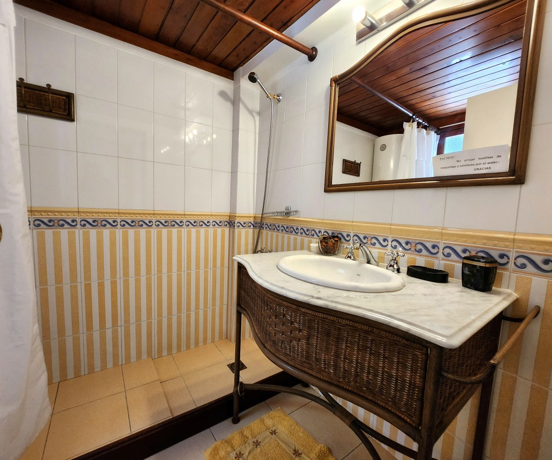Casa ID.466 - Venta casa tipo posada de 9 apartamentos. Punta Ballena 