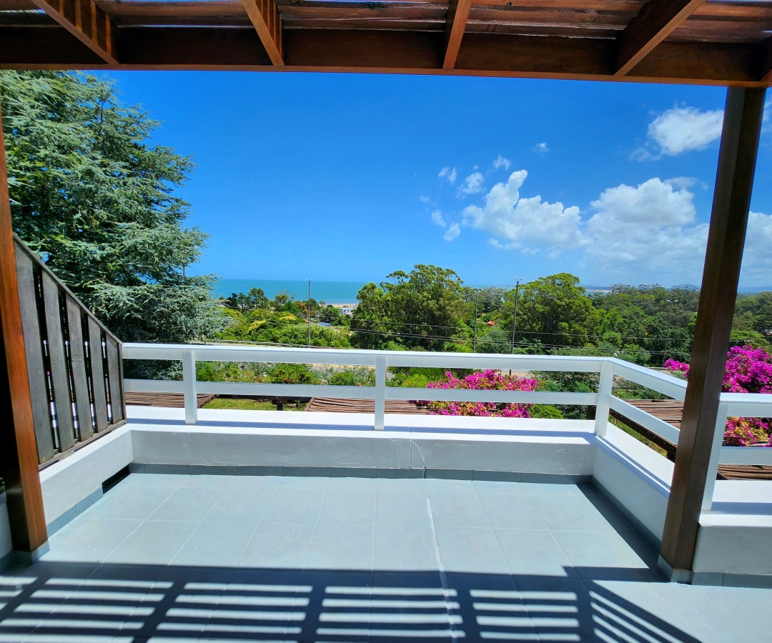 Casa ID.466 - Venta casa tipo posada de 9 apartamentos. Punta Ballena 
