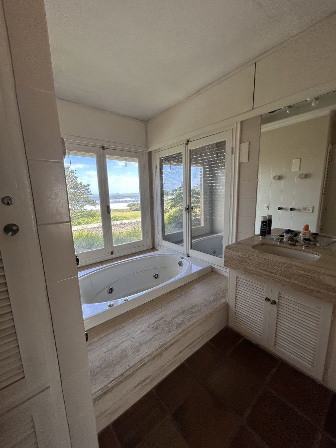 Casa ID.208 - Hermosa casa en Solanas en primera linea al mar 