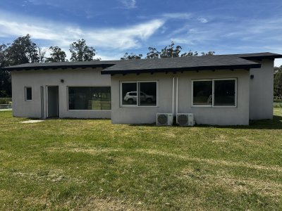 Venta casa en barrio privado Verde Mora. Punta Ballena 