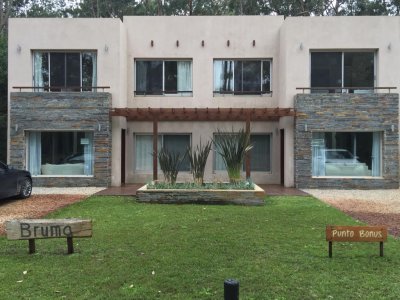 Venta casa en barrio privado Punta Ballena 