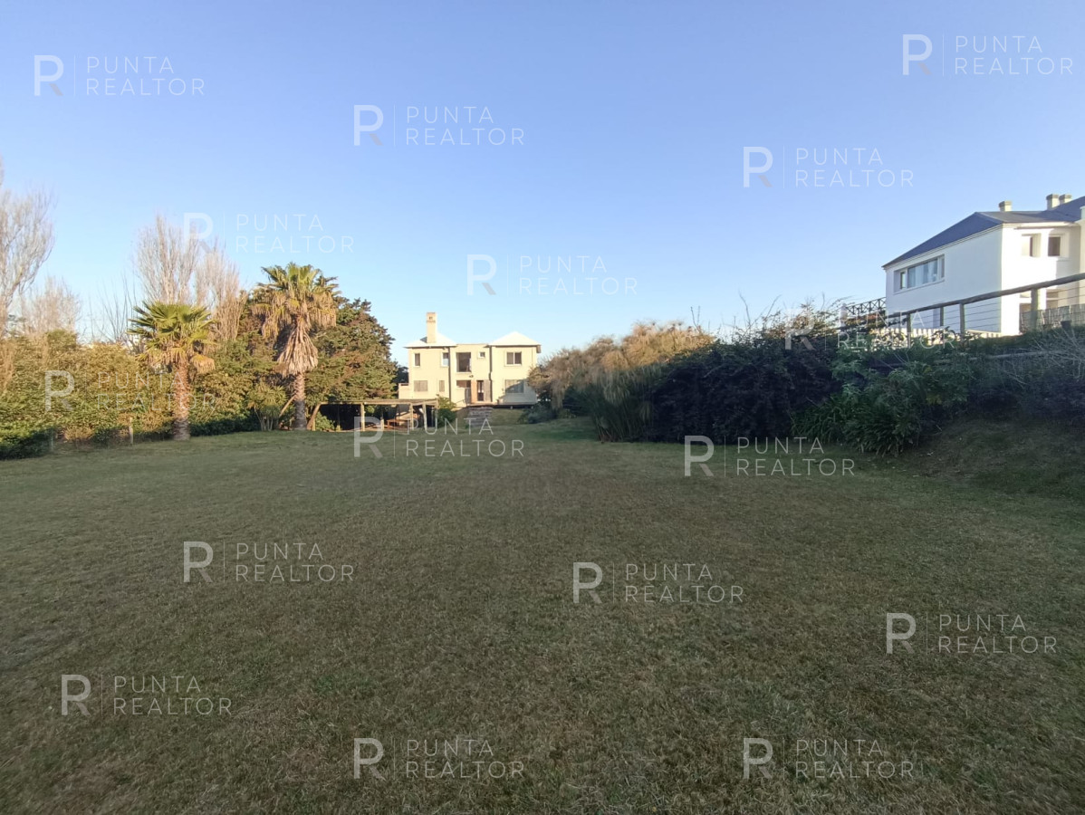 Casa ID.1241 - 4 Dormitorios con la mejor vista de Montoya con Jardin de 1200 mts2