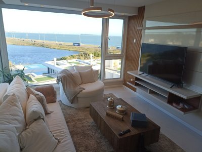 Lujoso apartamento de 3 dormitorios Full Amenities con la mejor vista de la Playa Mansa y Laguna del Diario