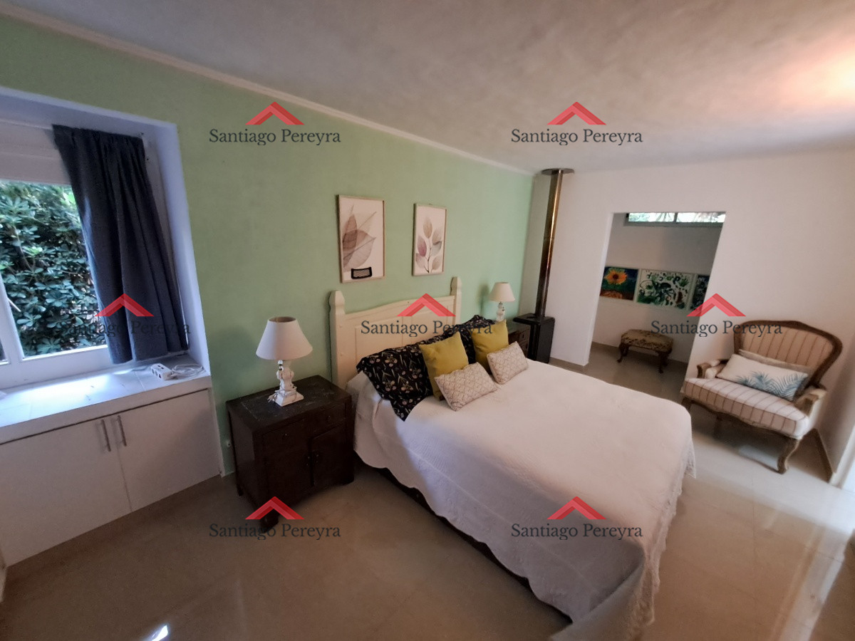 Casa ID.14446 - Alquiler anual en Punta del este 3 dormitorios y Piscina. Pegada al IC