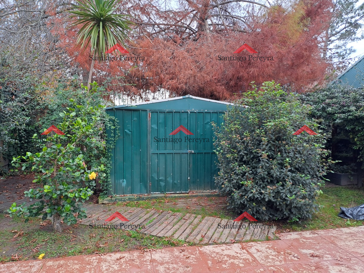 Casa ID.14446 - Alquiler anual en Punta del este 3 dormitorios y Piscina. Pegada al IC