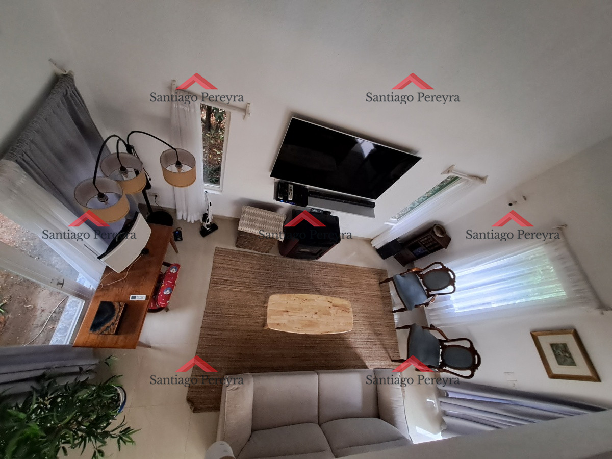 Casa ID.14446 - Alquiler anual en Punta del este 3 dormitorios y Piscina. Pegada al IC