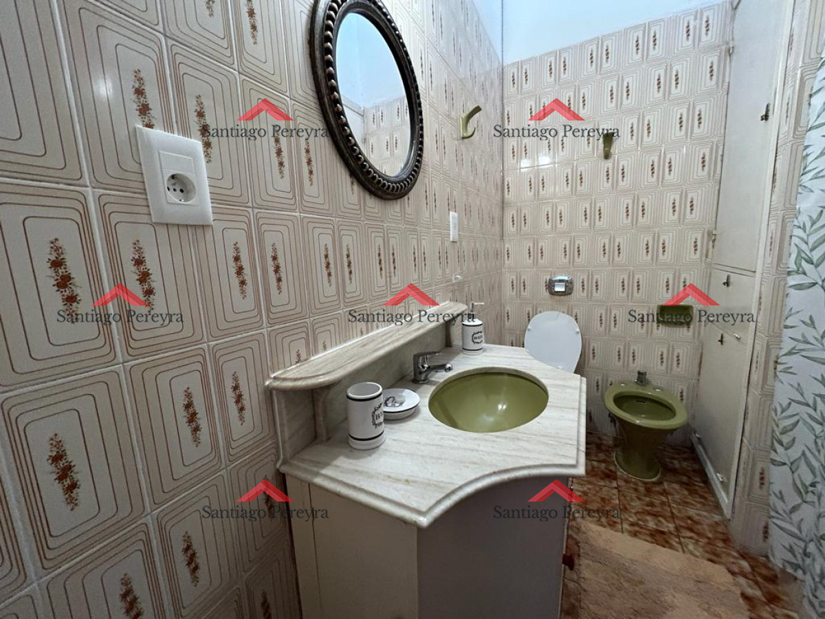 Casa ID.14445 - Casa de 3 dormitorios y servicio en alquiler anual. A una cuadra de Plaza Mexico