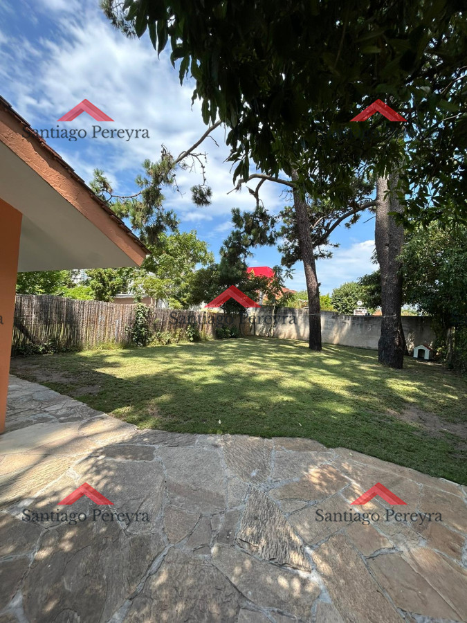 Casa ID.14445 - Casa de 3 dormitorios y servicio en alquiler anual. A una cuadra de Plaza Mexico