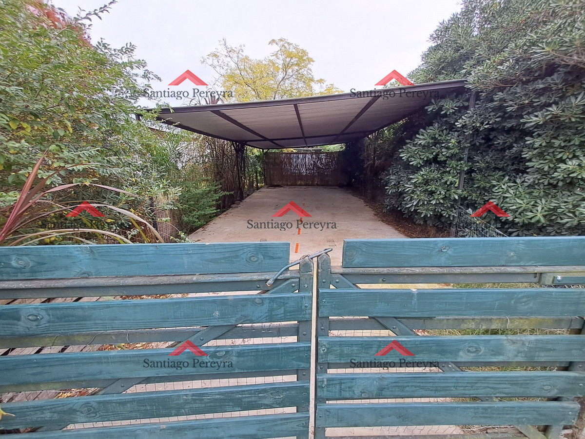 Casa ID.14446 - Alquiler anual en Punta del este 3 dormitorios y Piscina. Pegada al IC
