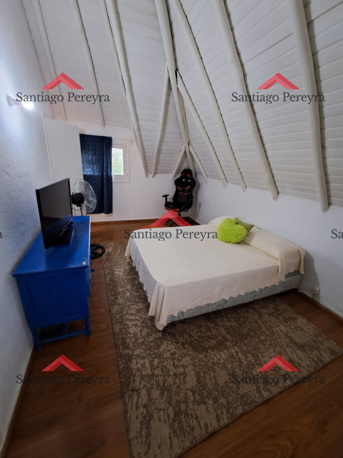 Casa ID.14446 - Alquiler anual en Punta del este 3 dormitorios y Piscina. Pegada al IC