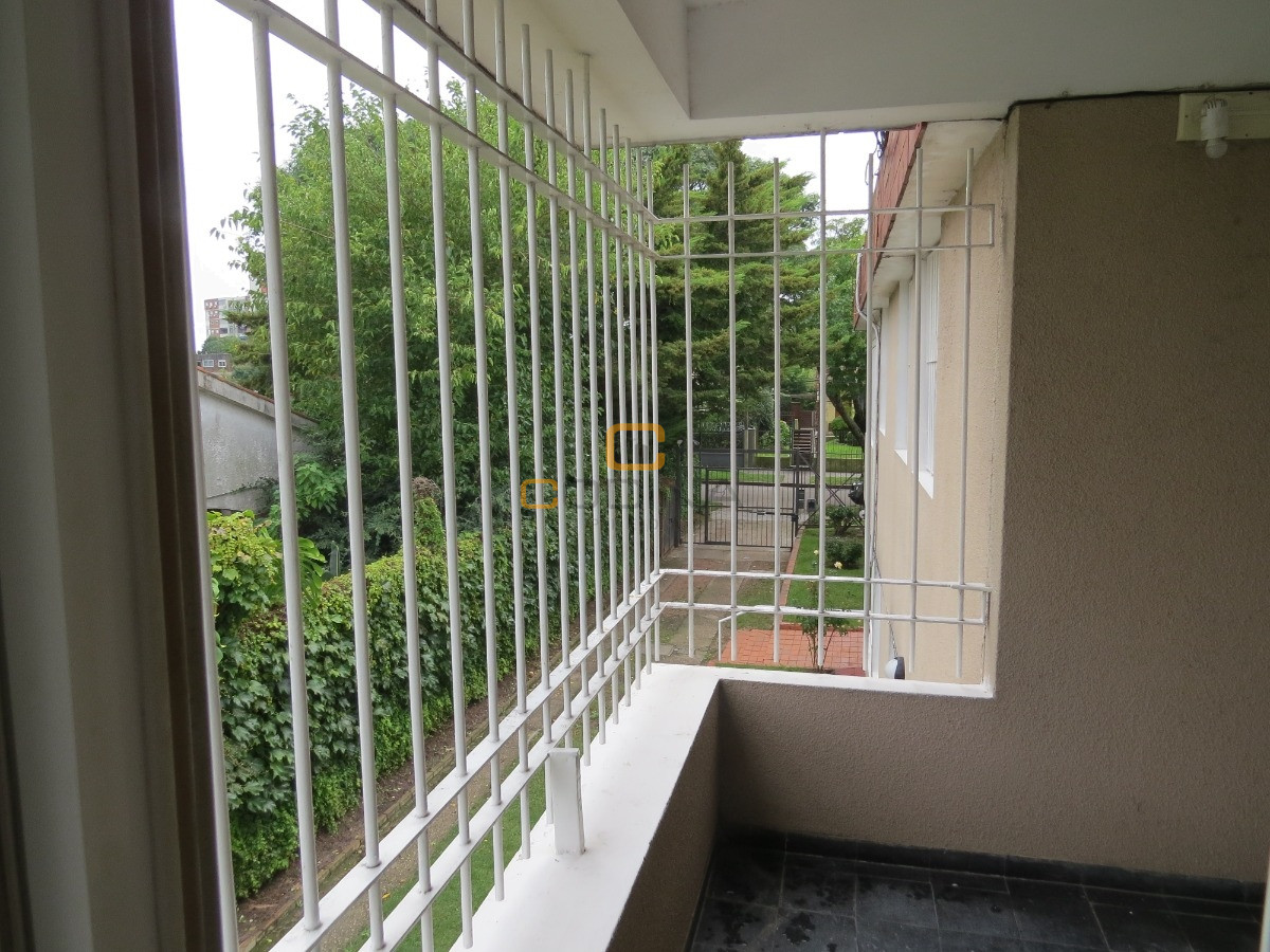 Apartamento ID.1561 - VENTA APARTAMENTO TRES DORMITORIOS Y UN BAÑO MALVIN.