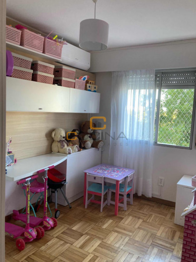 Apartamento ID.1565 - VENTA APARTAMENTO LIVING COMEDOR TRES DORMITORIOS DOS BAÑOS COCINA DEFINIDA PUNTA CARRETAS.