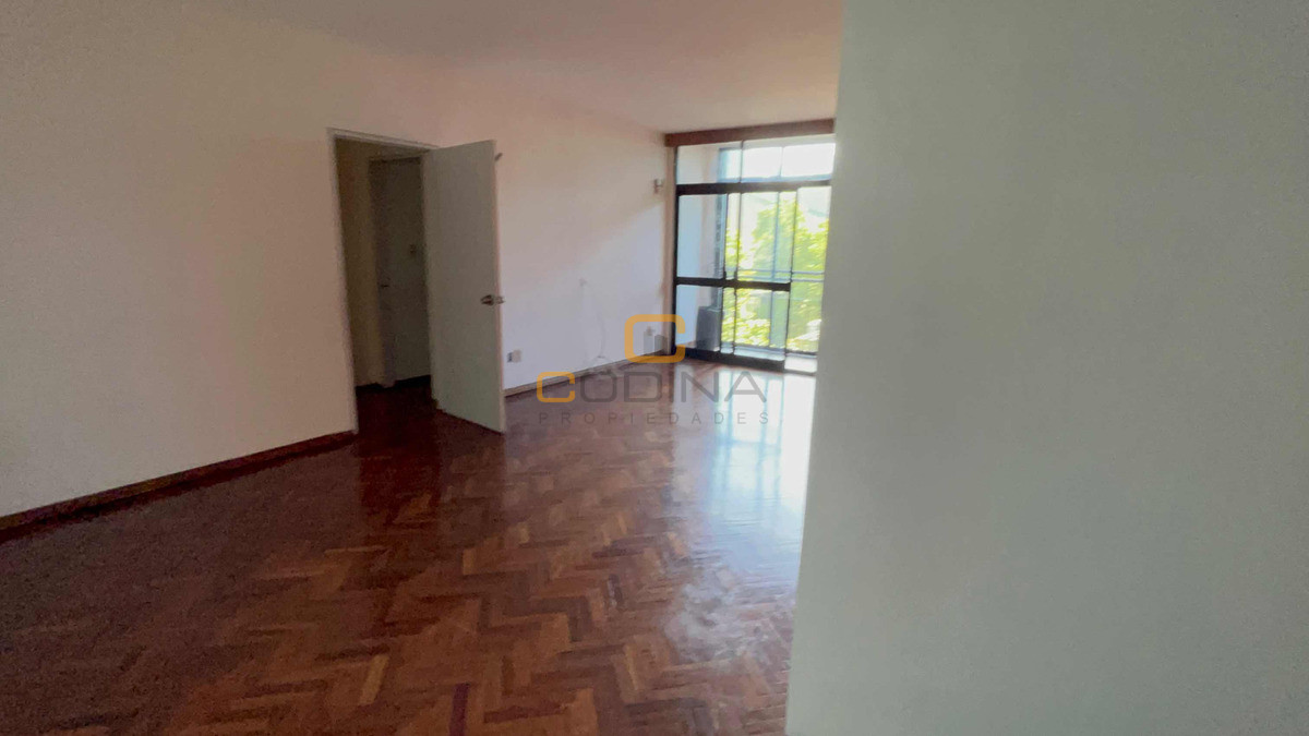 Apartamento ID.1516 - VENTA APARTAMENTO LIVING COMEDOR TRES DORMITORIOS COCINA COMEDOR DOS BAÑO CENTRO