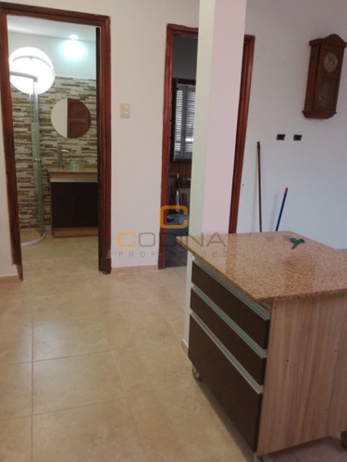 Apartamento ID.1562 - VENTA APARTAMENTO LIVING COMEDOR DOS DORMITORIOS UN BAÑO COCINA INTEGRADA CIUDAD VIEJA.
