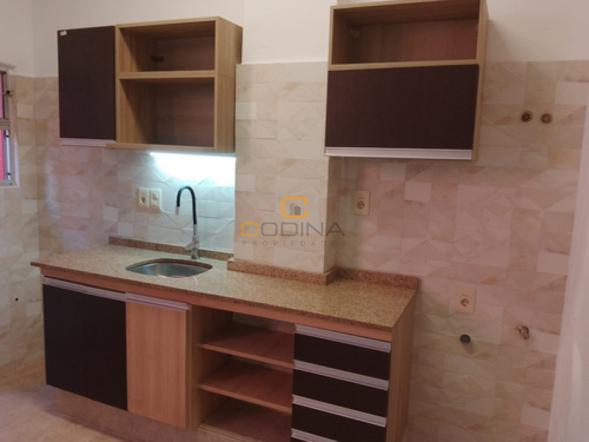 Apartamento ID.1562 - VENTA APARTAMENTO LIVING COMEDOR DOS DORMITORIOS UN BAÑO COCINA INTEGRADA CIUDAD VIEJA.