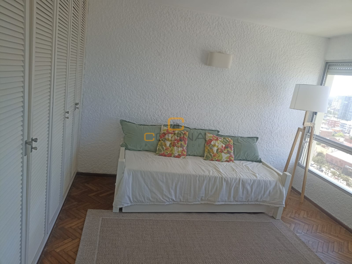Apartamento ID.496 - La mejor ubicacion y vista de la Playa Mansa desde un piso 16 con 3 dormitorios