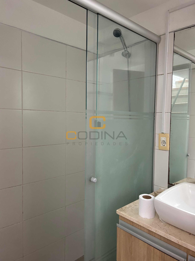 Apartamento ID.1560 - VENTA DÚPLEX LIVING COMEDOR DOS DORMITORIOS UN BAÑO COCINA INTEGRADA PARQUE RODÓ.