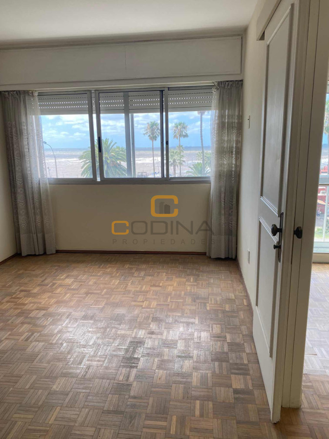 Apartamento ID.1502 - VENTA APARTAMENTO LIVING COCINA COMEDOR DOS DORMITORIOS DOS BAÑOS GARAGE PUNTA CARRETAS