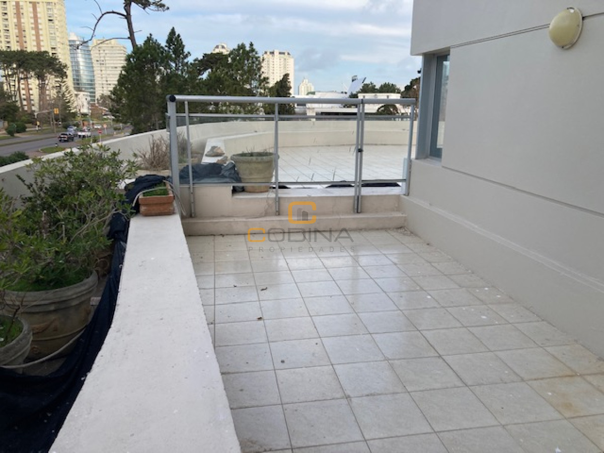 Apartamento ID.772 - Amplio apartamento en torre de categoría.