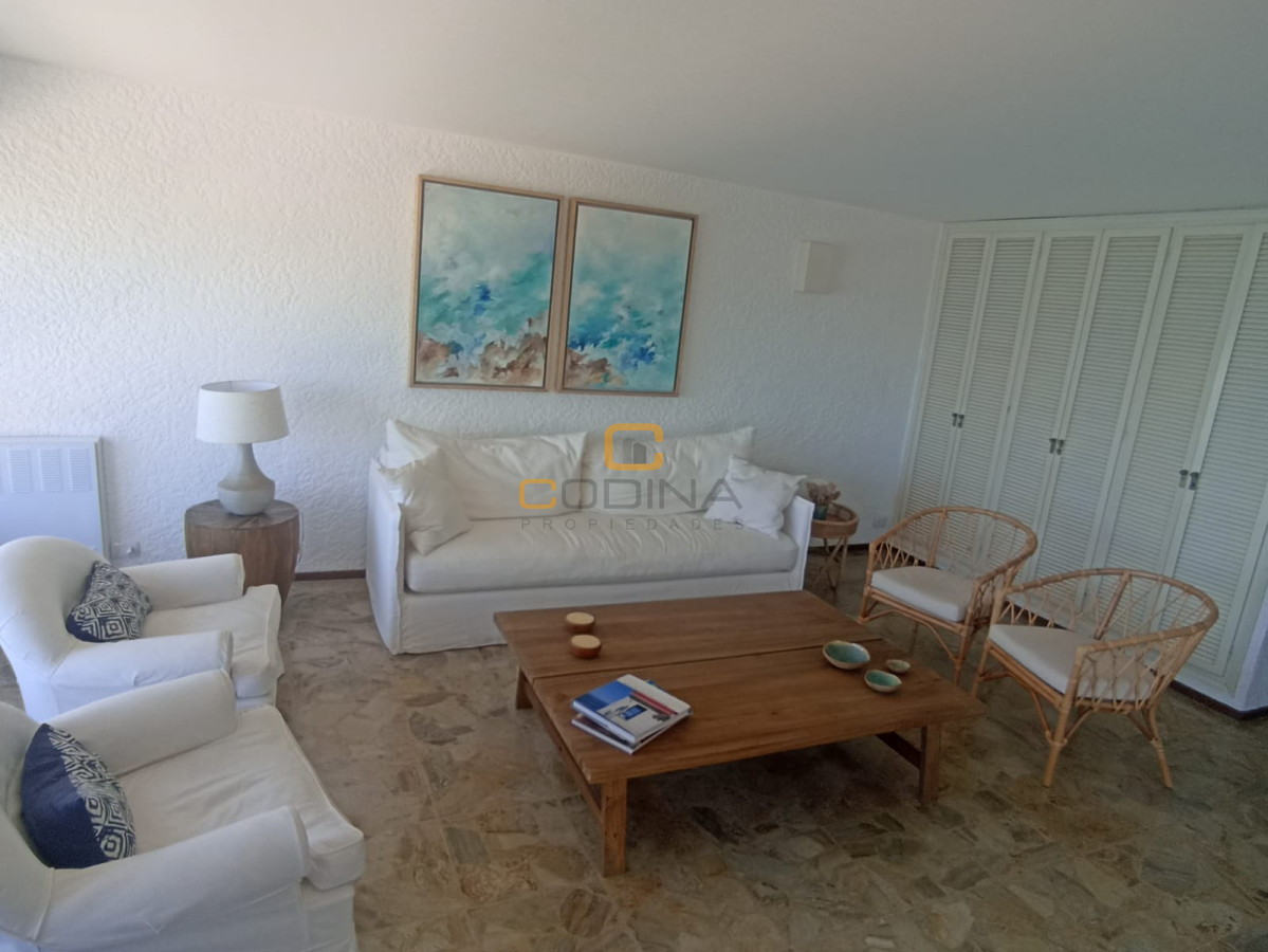 Apartamento ID.496 - La mejor ubicacion y vista de la Playa Mansa desde un piso 16 con 3 dormitorios