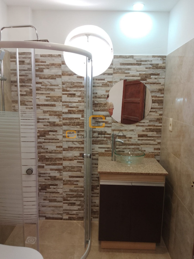 Apartamento ID.1562 - VENTA APARTAMENTO LIVING COMEDOR DOS DORMITORIOS UN BAÑO COCINA INTEGRADA CIUDAD VIEJA.