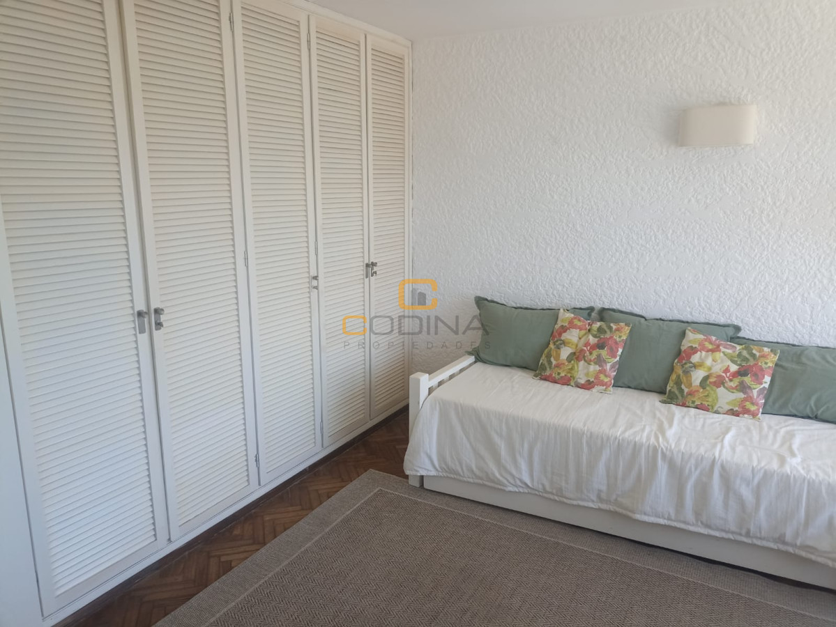 Apartamento ID.496 - La mejor ubicacion y vista de la Playa Mansa desde un piso 16 con 3 dormitorios