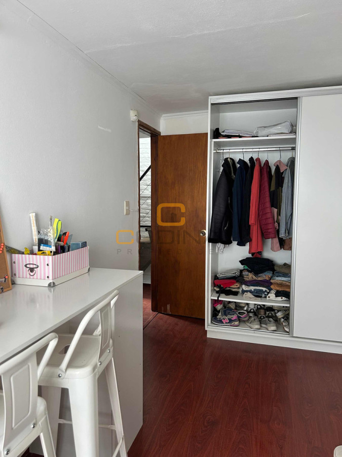 Apartamento ID.1560 - VENTA DÚPLEX LIVING COMEDOR DOS DORMITORIOS UN BAÑO COCINA INTEGRADA PARQUE RODÓ.