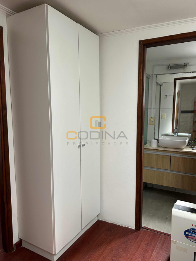 Apartamento ID.1560 - VENTA DÚPLEX LIVING COMEDOR DOS DORMITORIOS UN BAÑO COCINA INTEGRADA PARQUE RODÓ.