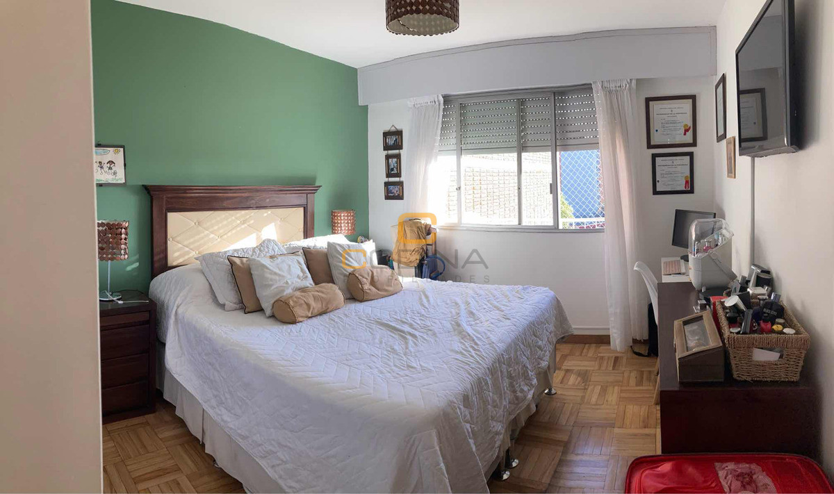 Apartamento ID.1565 - VENTA APARTAMENTO LIVING COMEDOR TRES DORMITORIOS DOS BAÑOS COCINA DEFINIDA PUNTA CARRETAS.