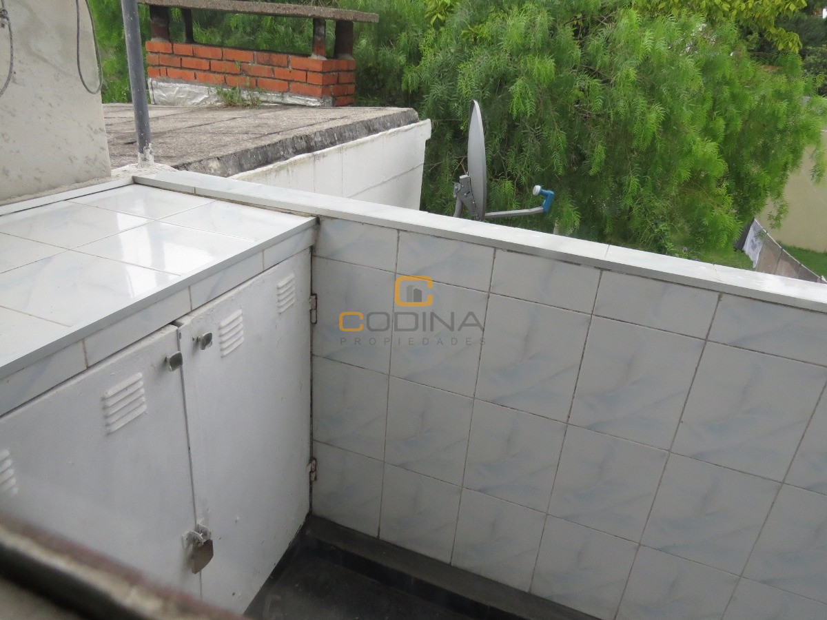 Apartamento ID.1561 - VENTA APARTAMENTO TRES DORMITORIOS Y UN BAÑO MALVIN.
