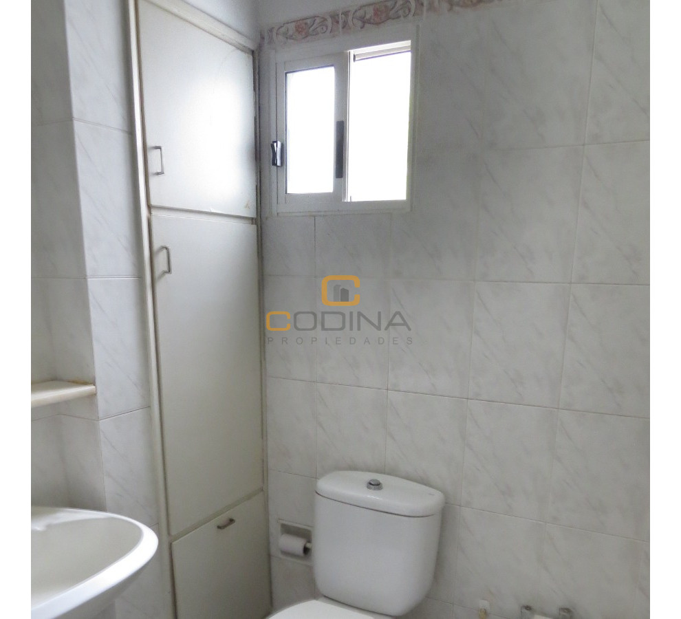 Apartamento ID.1561 - VENTA APARTAMENTO TRES DORMITORIOS Y UN BAÑO MALVIN.