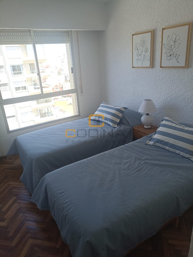 Apartamento ID.496 - La mejor ubicacion y vista de la Playa Mansa desde un piso 16 con 3 dormitorios