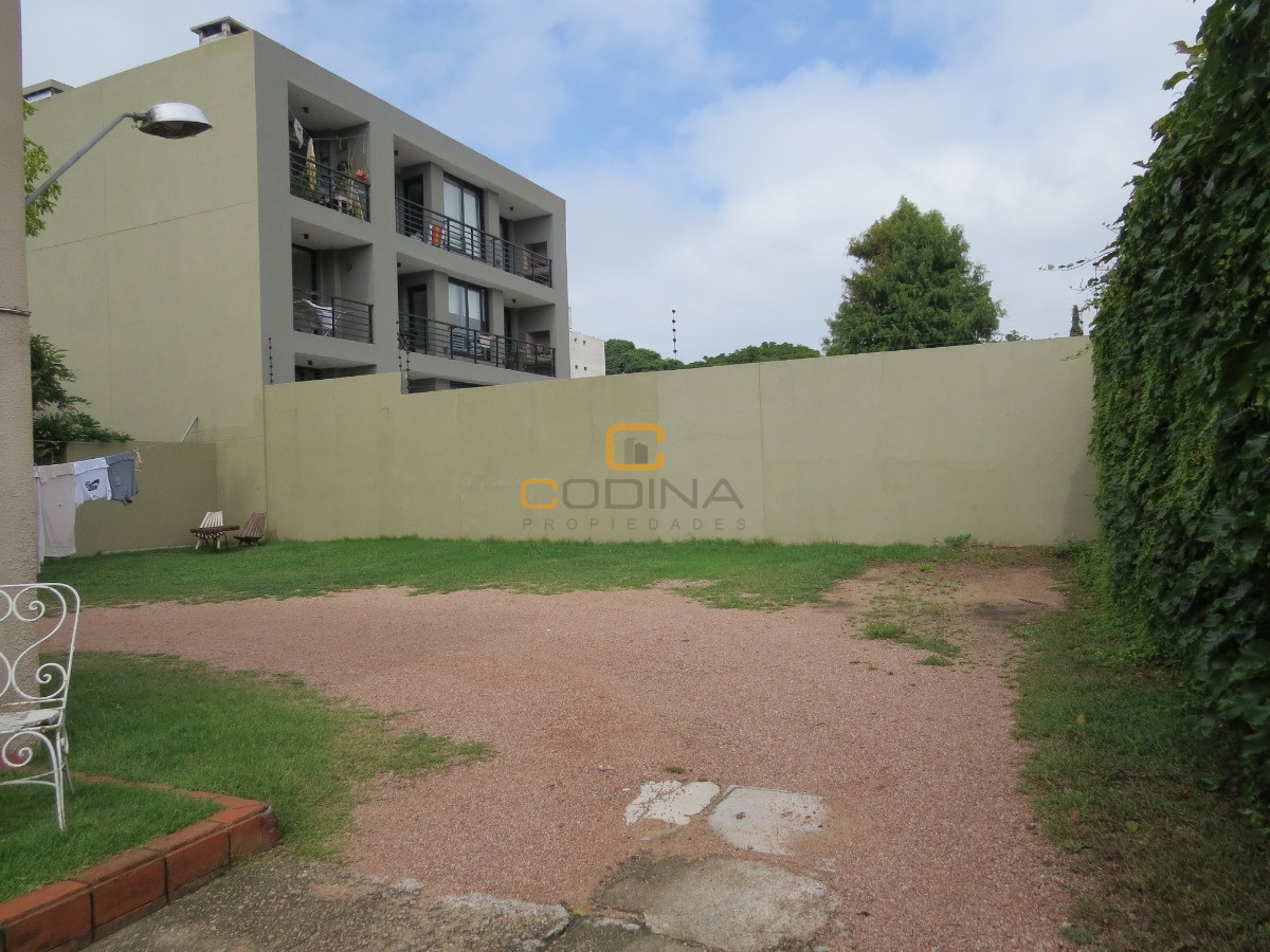 Apartamento ID.1561 - VENTA APARTAMENTO TRES DORMITORIOS Y UN BAÑO MALVIN.