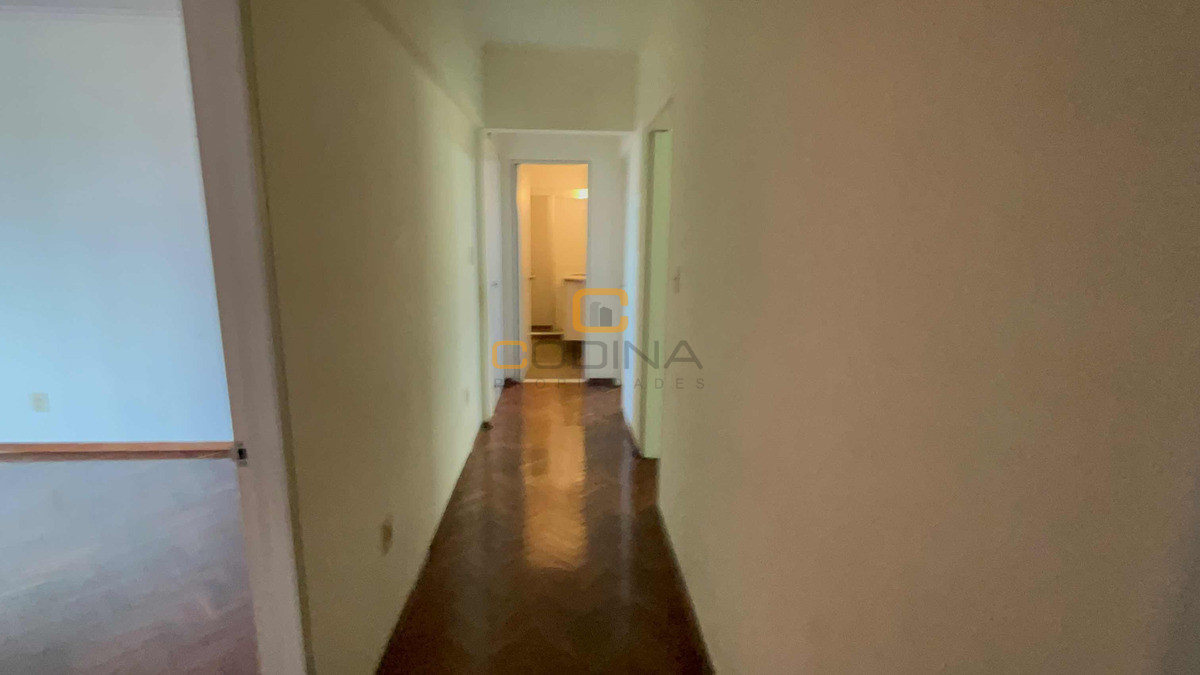Apartamento ID.1516 - VENTA APARTAMENTO LIVING COMEDOR TRES DORMITORIOS COCINA COMEDOR DOS BAÑO CENTRO