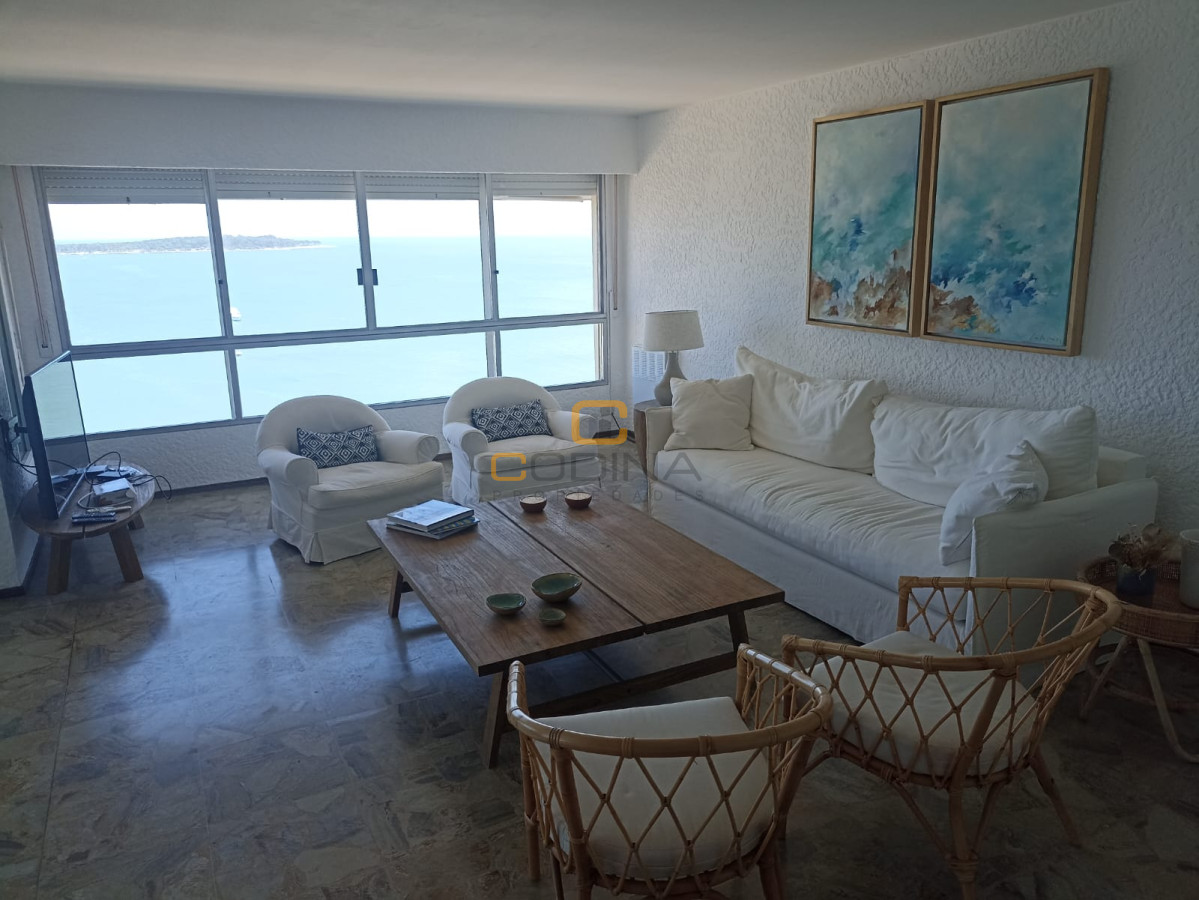 Apartamento ID.496 - La mejor ubicacion y vista de la Playa Mansa desde un piso 16 con 3 dormitorios