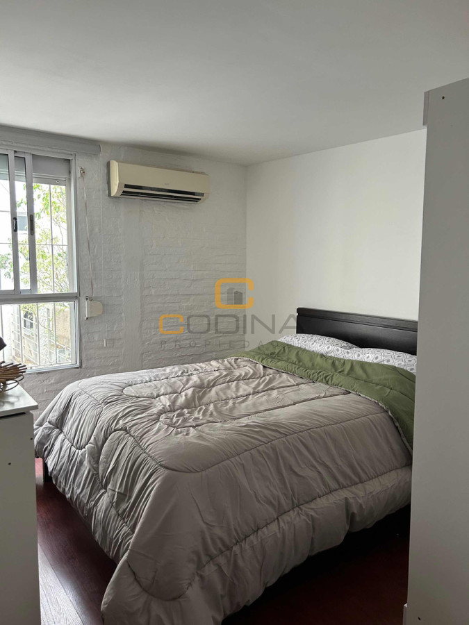 Apartamento ID.1560 - VENTA DÚPLEX LIVING COMEDOR DOS DORMITORIOS UN BAÑO COCINA INTEGRADA PARQUE RODÓ.