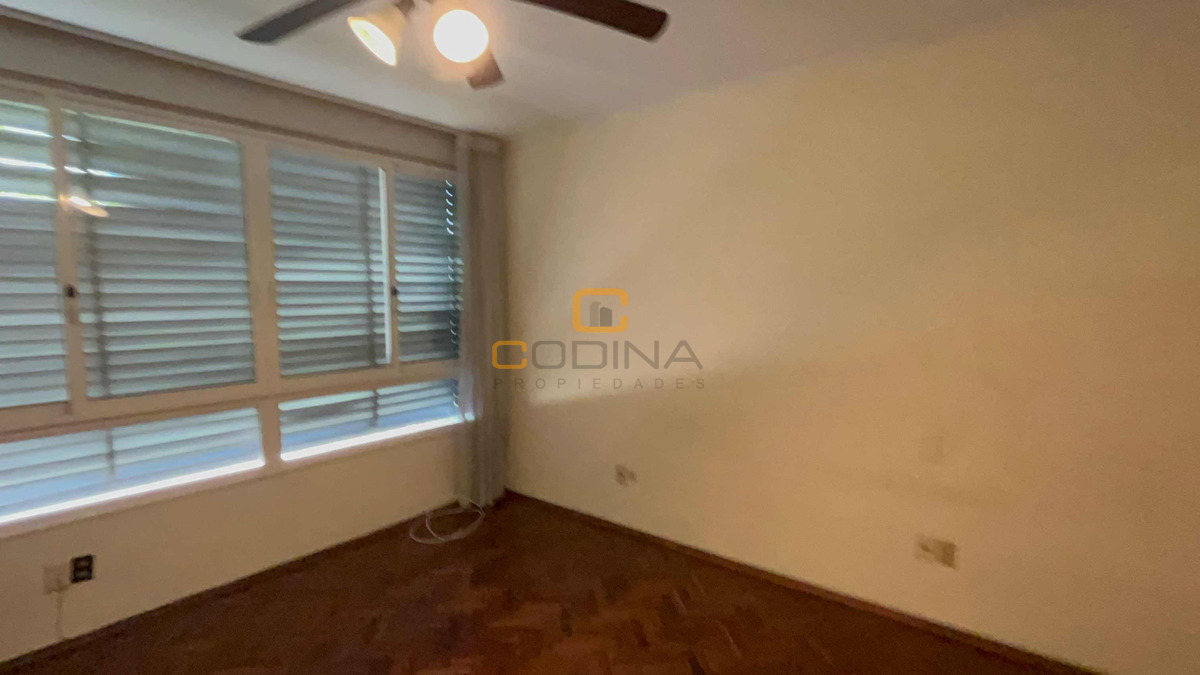 Apartamento ID.1516 - VENTA APARTAMENTO LIVING COMEDOR TRES DORMITORIOS COCINA COMEDOR DOS BAÑO CENTRO