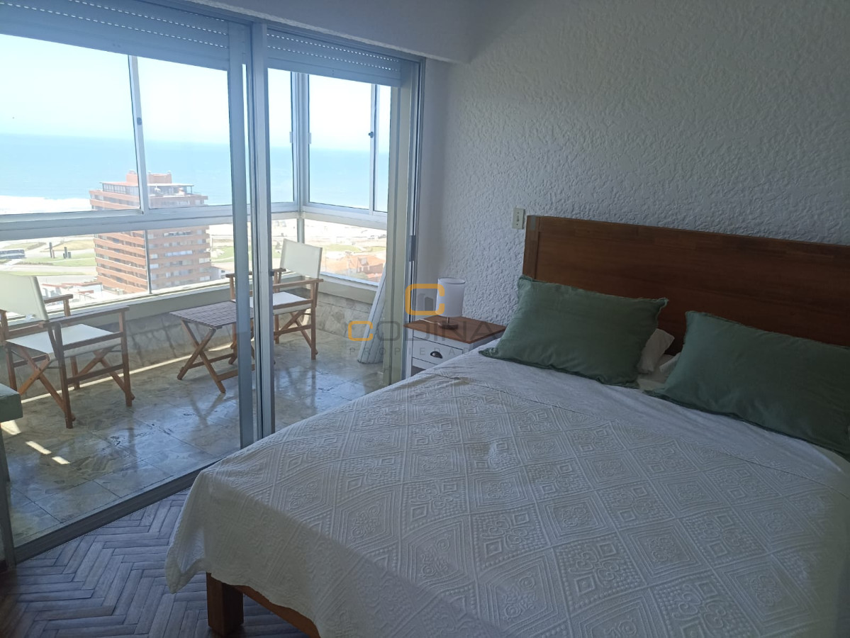 Apartamento ID.496 - La mejor ubicacion y vista de la Playa Mansa desde un piso 16 con 3 dormitorios