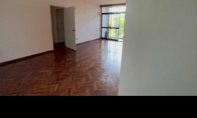 VENTA APARTAMENTO LIVING COMEDOR TRES DORMITORIOS COCINA COMEDOR DOS BAÑO CENTRO